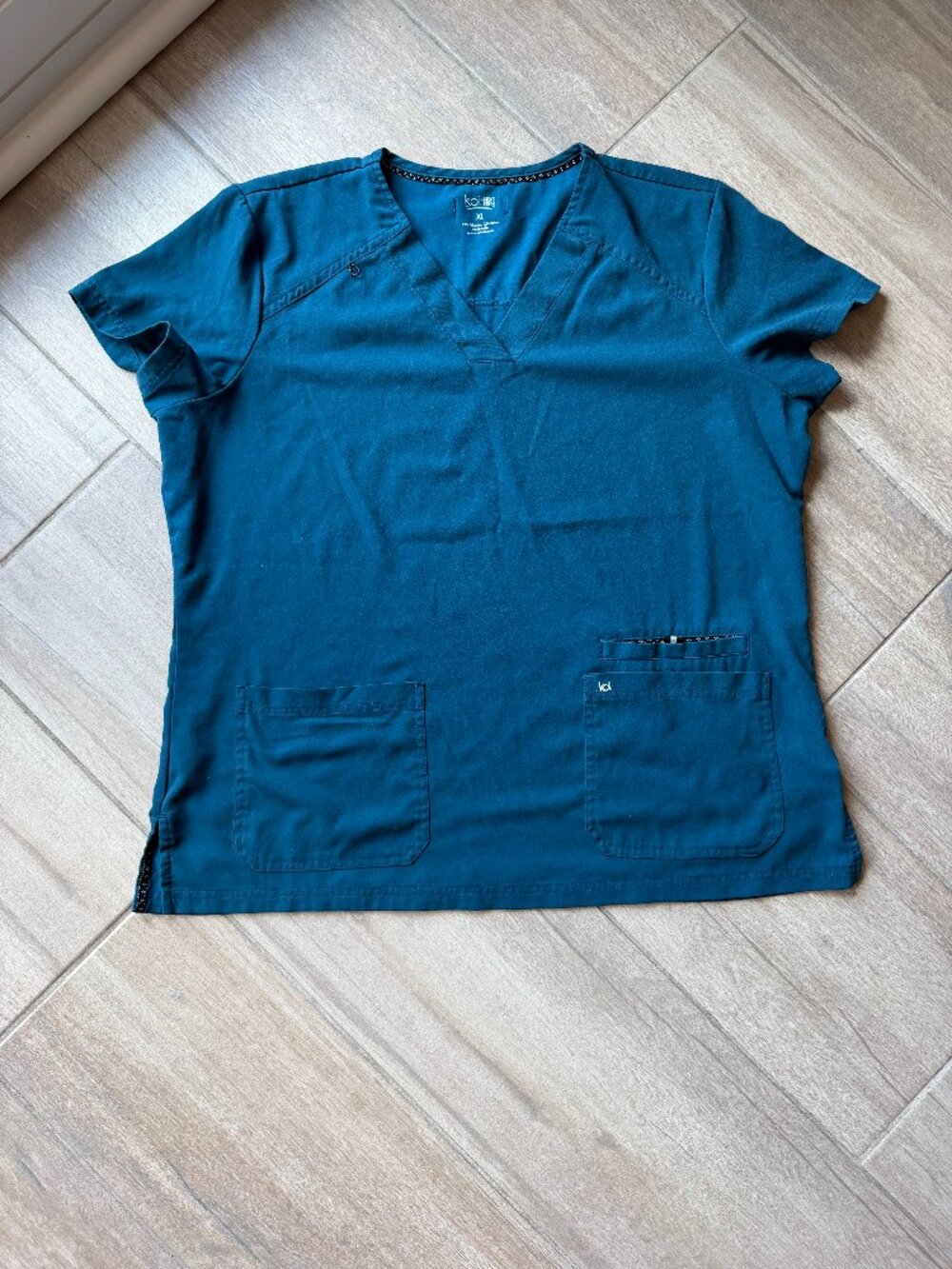 Koi Next Gen Teal Short Sleeve Stretch Scrub Top - Size XL